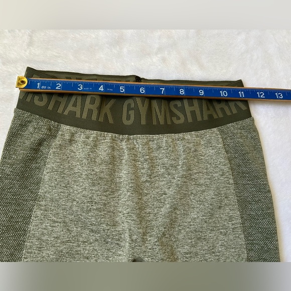 Gymshark Flex Mid-Rise Shorts XS Olive - Picture 3 of 6